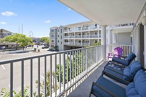 Ocean City Condo: Spacious Balcony, Walk to Beach!