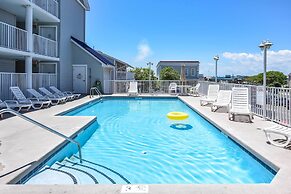 Ocean City Condo: Spacious Balcony, Walk to Beach!