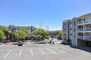 Ocean City Condo: Spacious Balcony, Walk to Beach!