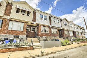 South Philly Townhome: 3 Mi to Center City