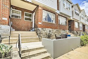 South Philly Townhome: 3 Mi to Center City