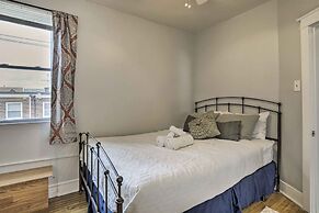 South Philly Townhome: 3 Mi to Center City