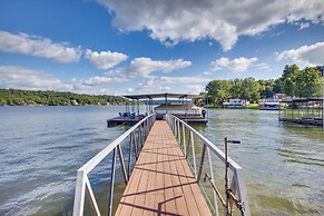Lake View Cottage: Lake Ozarks Getaway