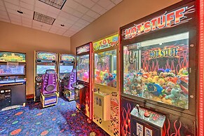 Orlando Family Condo ~ 9 Mi to Magic Kingdom!