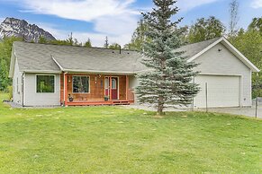 Palmer Escape w/ Mtn Views: Fishing & Hiking!