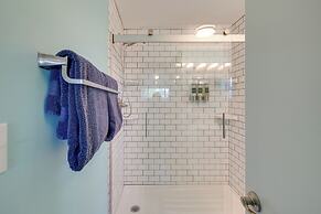 House w/ Hot Tub & Deck - Walk to Seaside Beach!