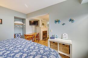 House w/ Hot Tub & Deck - Walk to Seaside Beach!