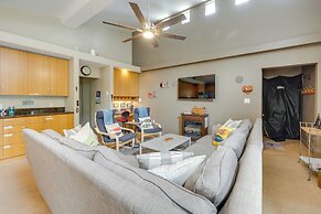 House w/ Hot Tub & Deck - Walk to Seaside Beach!