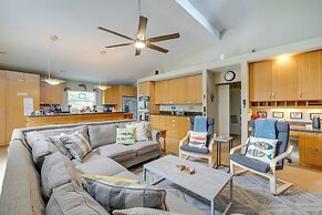 House w/ Hot Tub & Deck - Walk to Seaside Beach!