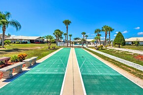 Screened Porch + Pool Access: Cozy Sebring Condo