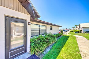 Screened Porch + Pool Access: Cozy Sebring Condo