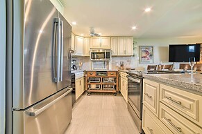Beachfront Condo: Sunset Views & Pool Access!