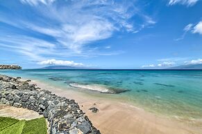 Beachfront Condo: Sunset Views & Pool Access!