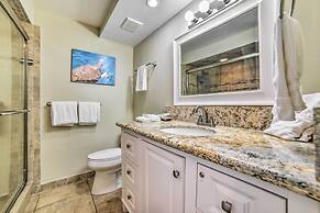 Beachfront Condo: Sunset Views & Pool Access!