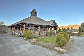 Walk to Ski & Golf: Sugar Mountain Condo!