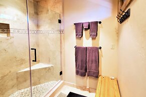 Hot Tub & Lake Tahoe Views: Kings Beach Lodge