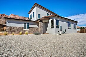 Upscale Moab Townhome w/ Hot Tub: 20 Min to Arches