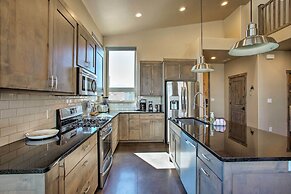 Upscale Moab Townhome w/ Hot Tub: 20 Min to Arches