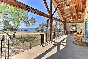 Charming Burnet Cottage w/ Lake View + Porch!
