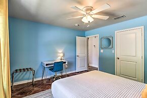 Charming Burnet Cottage w/ Lake View + Porch!
