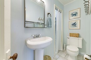 Panama City Home w/ Beach Gear & 2 Bikes