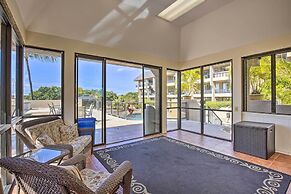 Downtown Kona Condo w/ Pool Access: Walk to Beach!