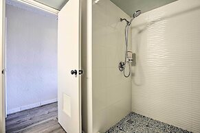 Downtown Kona Condo w/ Pool Access: Walk to Beach!