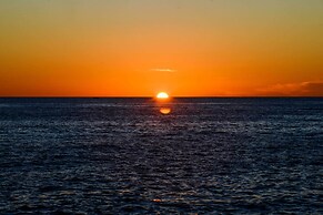 Downtown Kona Condo w/ Pool Access: Walk to Beach!