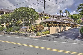 Downtown Kona Condo w/ Pool Access: Walk to Beach!