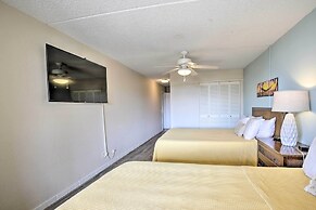 Downtown Kona Condo w/ Pool Access: Walk to Beach!