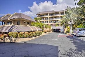 Downtown Kona Condo w/ Pool Access: Walk to Beach!