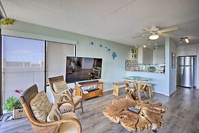 Downtown Kona Condo w/ Pool Access: Walk to Beach!