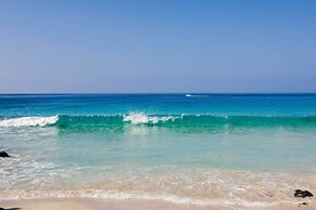 Downtown Kona Condo w/ Pool Access: Walk to Beach!