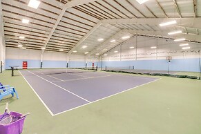 Community Indoor Pool: Tannersville Townhome