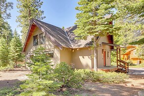 2 Mi to Skylandia Beach: Tahoe City Home w/ Deck