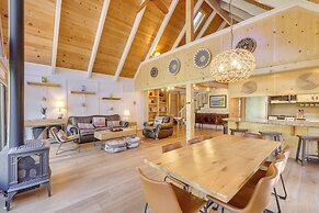 2 Mi to Skylandia Beach: Tahoe City Home w/ Deck