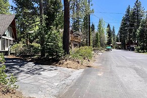2 Mi to Skylandia Beach: Tahoe City Home w/ Deck