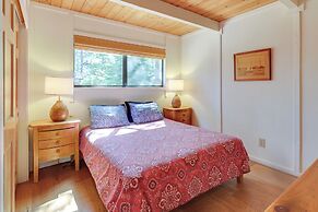 2 Mi to Skylandia Beach: Tahoe City Home w/ Deck