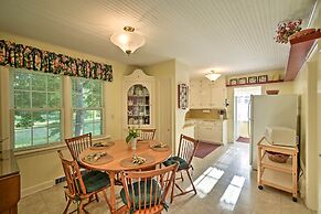 Family-friendly Fish Creek 'cape House' w/ Deck!