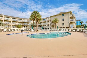 Ocean Views + Pool Access: Hilton Head Getaway