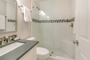 Ocean Views + Pool Access: Hilton Head Getaway