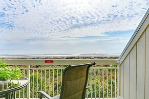 Ocean Views + Pool Access: Hilton Head Getaway
