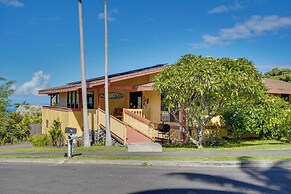 Kailua-kona Coastal Refuge w/ Lanai + Ocean Views!