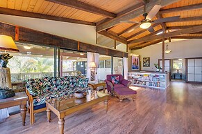 Kailua-kona Coastal Refuge w/ Lanai + Ocean Views!