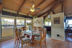 Kailua-kona Coastal Refuge w/ Lanai + Ocean Views!