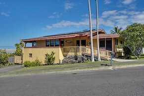 Kailua-kona Coastal Refuge w/ Lanai + Ocean Views!