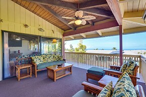 Kailua-kona Coastal Refuge w/ Lanai + Ocean Views!