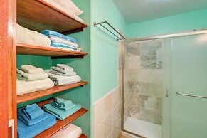 Oceanfront Condo w/ Pool & Grills in Molokai!