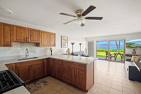 Oceanfront Condo w/ Pool & Grills in Molokai!