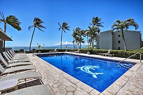 Oceanfront Condo w/ Pool & Grills in Molokai!
